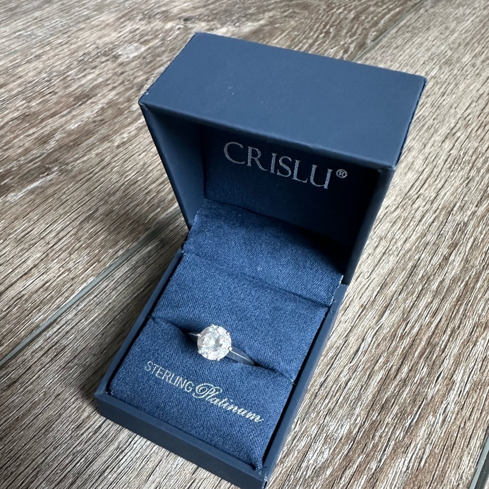 Crislu round Cubic Zirconia 2.00ct. solitaire from Nordstrom size 5